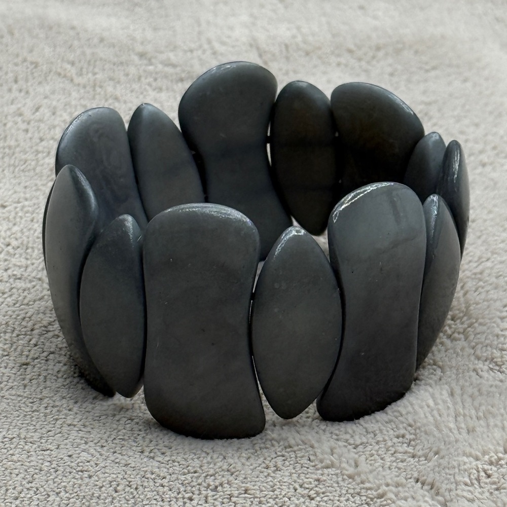 🚨3 for $15🚨 Gray Stretch Bracelet in size 7